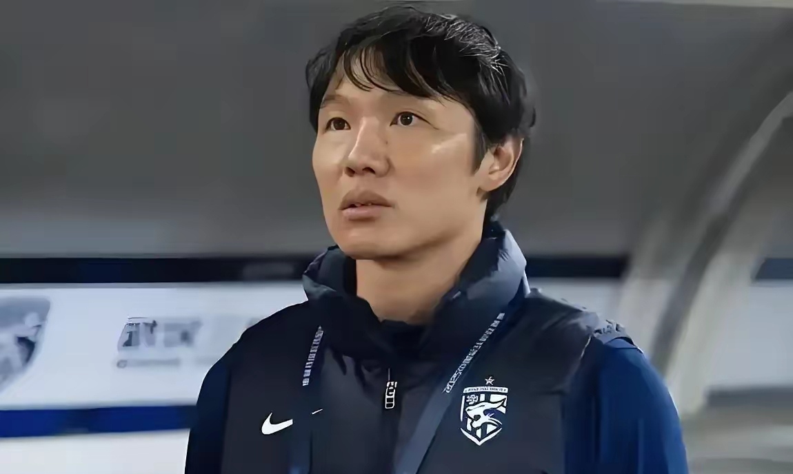 今晨武汉三镇调整名单以备欧篮联，篮板制胜环节打磨，气氛紧张，临场指挥获称赞的简单介绍